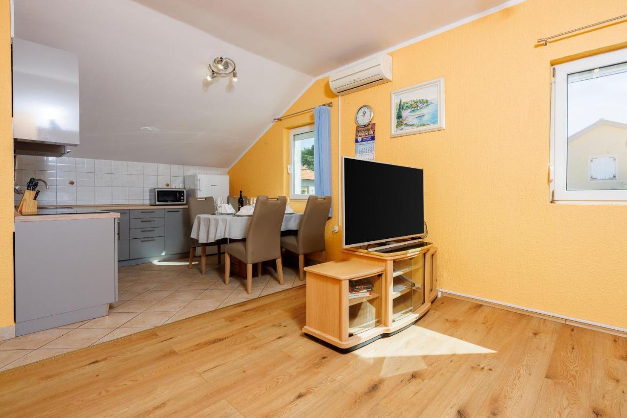 Apartment Davor Dramalj Exterior photo